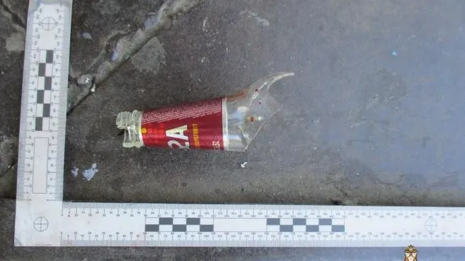 В Омске девушка порезала осколком от бутылки мужчину, сделавшего ей замечание