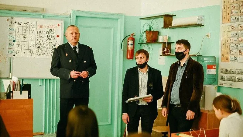 Уроки по безопасному поведению возле железной дороги проводят в школах Подмосковья