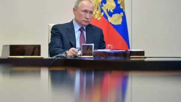 Путин призвал подумать над созданием единого резерва средств личной защиты для медиков