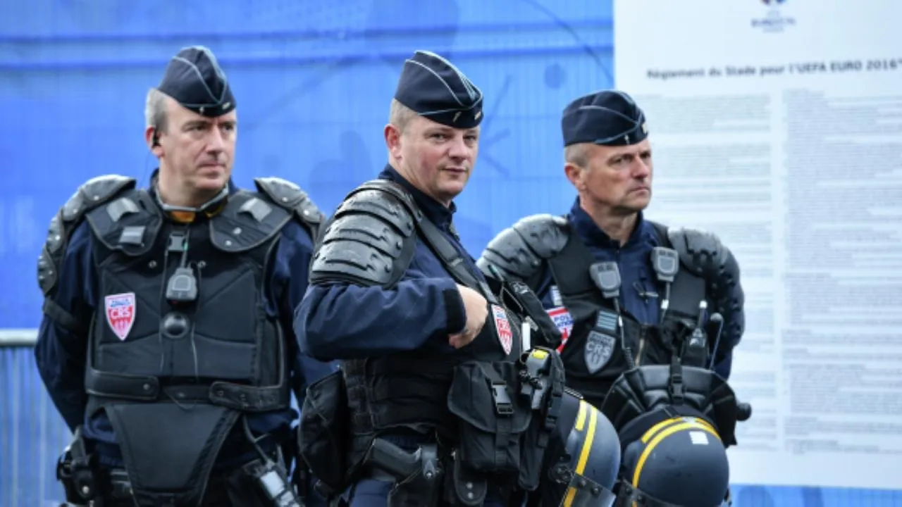 Гражданин Сирии напал на полицейских в Нюрнберге и нанес им ранения