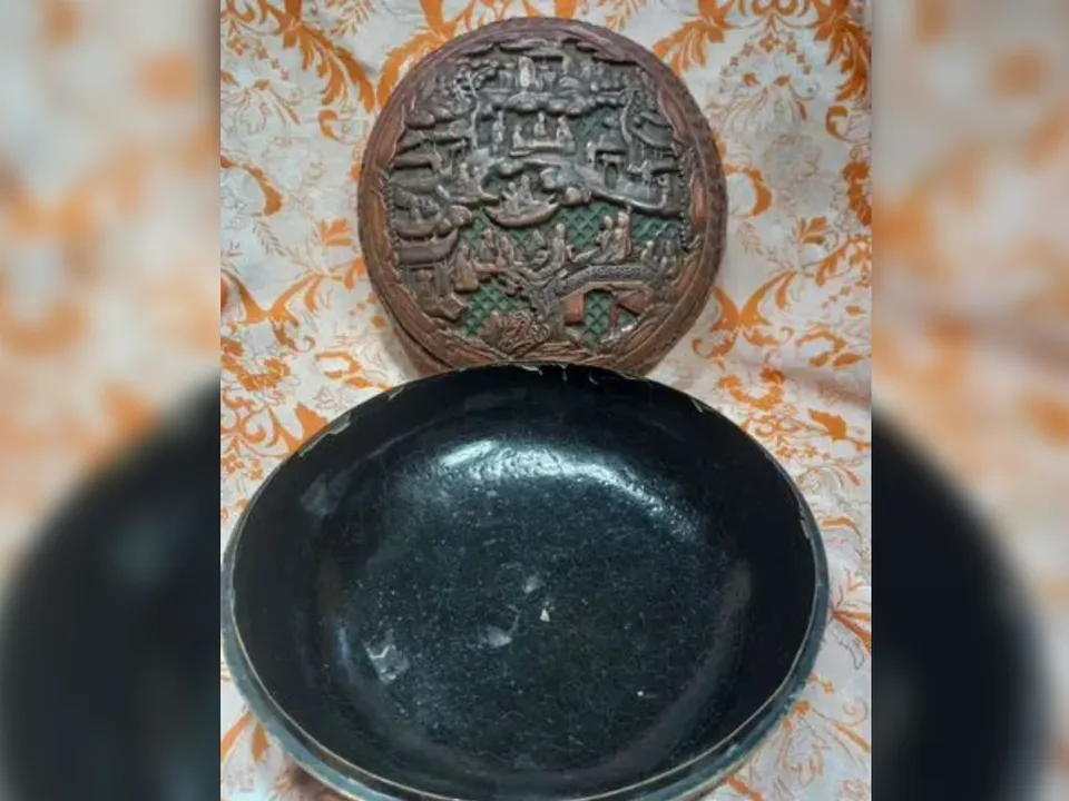 Фото: городская доска объявлений