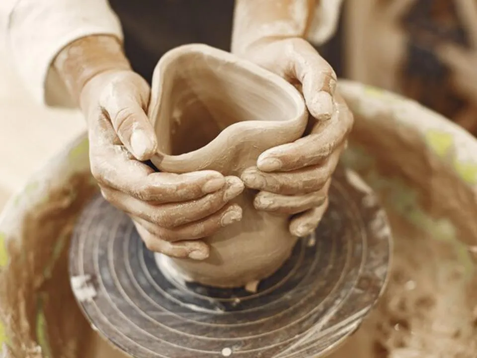 Консьерж, кондуктор, библиотекарь: выяснилось, каких профессий в будущем не станет